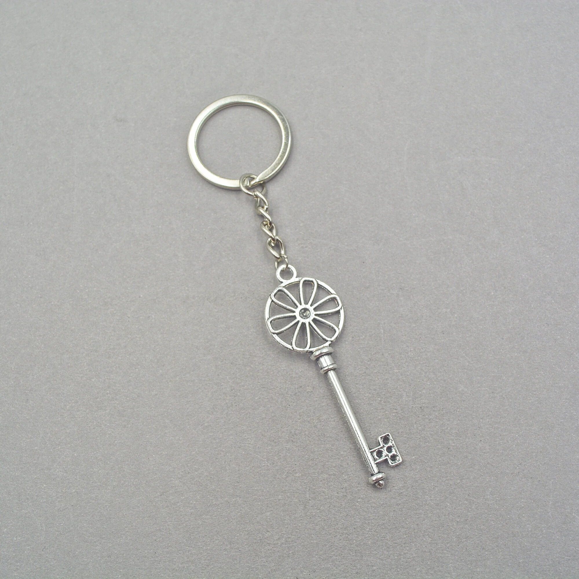 

1pc key Keychains Pendant key Keyring For Handmade Jewelry Diy Gift