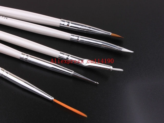 Рисунок 4 - Набор кистей для полировки ногтей