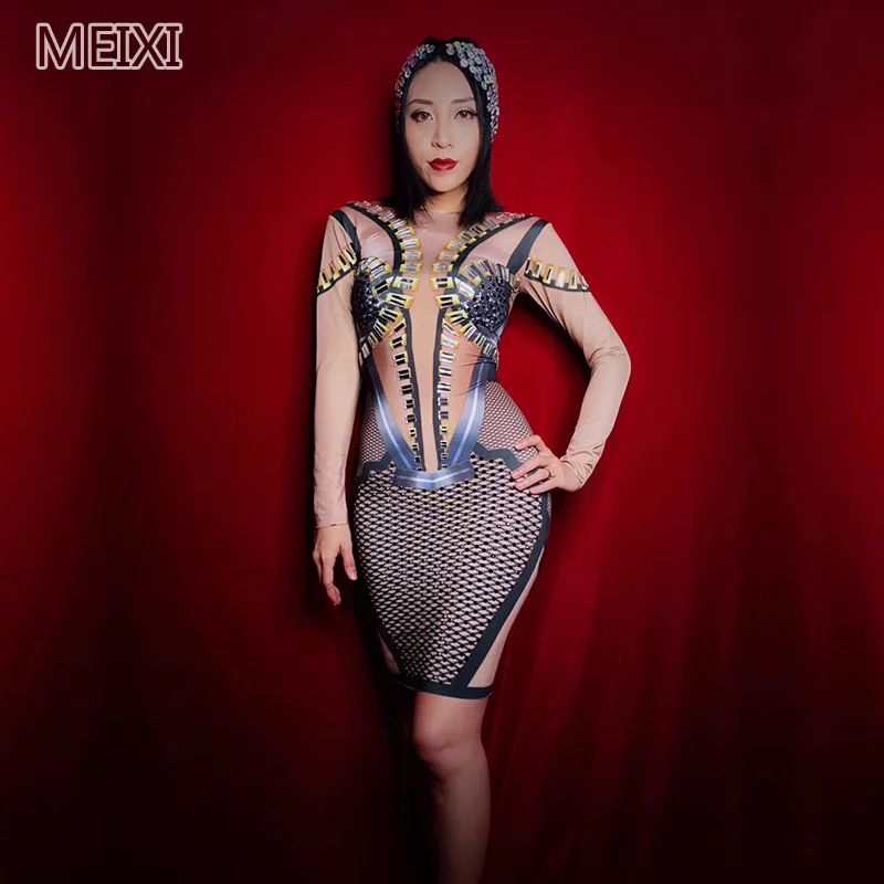 

Glittering gold headdress black one-piece dress luxurious bar birthday party concert singer dancer costumes