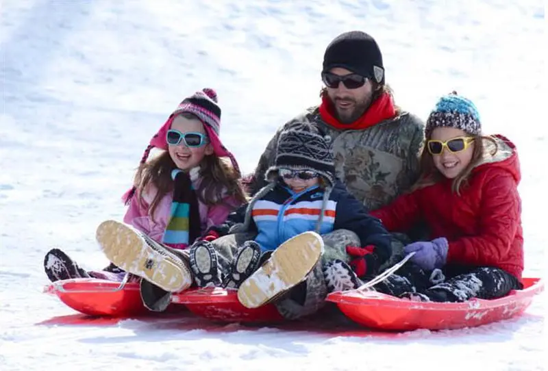 

Hot sale!Outdoor Sports Plastic Skiing Boards Sled Luge Snow Grass Sand Board Ski Pad Snowboard With Rope For Adult and Children