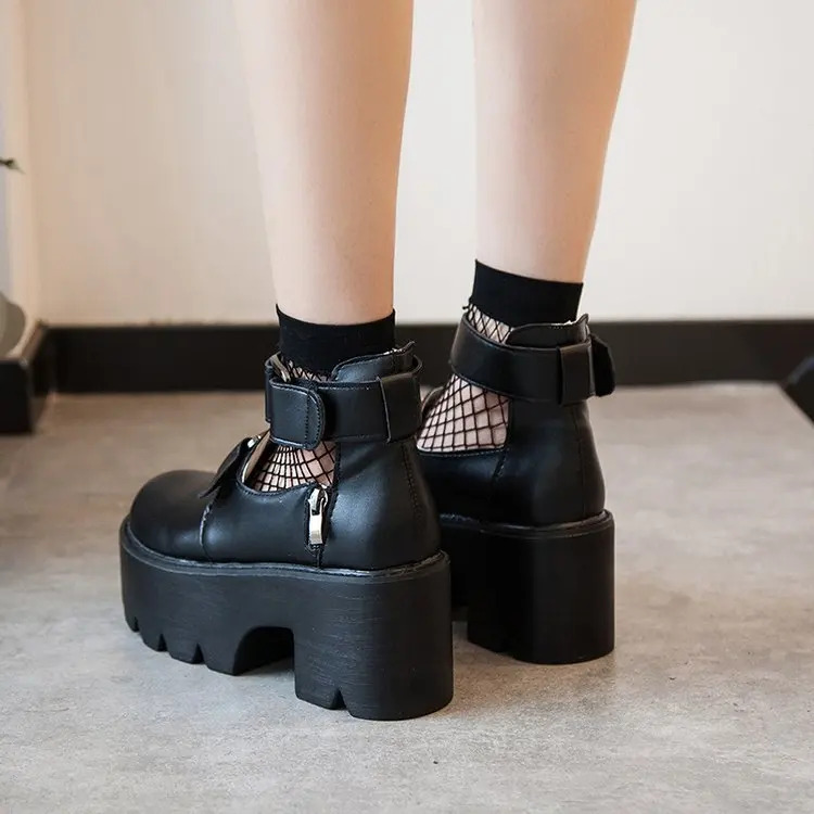 Женская черная обувь на танкетке в японском стиле; Новинка года; обувь на платформе для ролевых игр