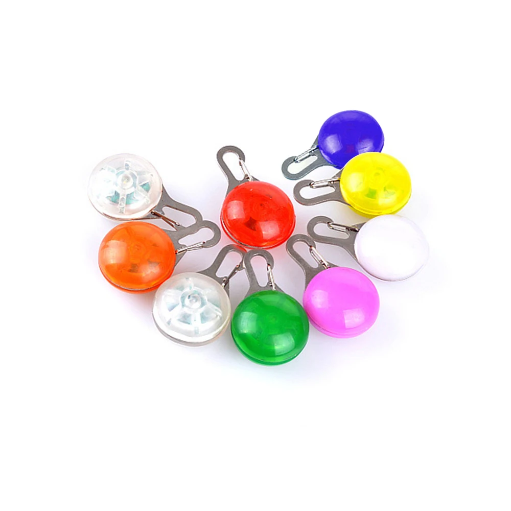 

Clip-on Safety Night Light Pet Collar Keychain Light Colorful LED Waterproof Walking Lights for Dogs and Cats Battery Included