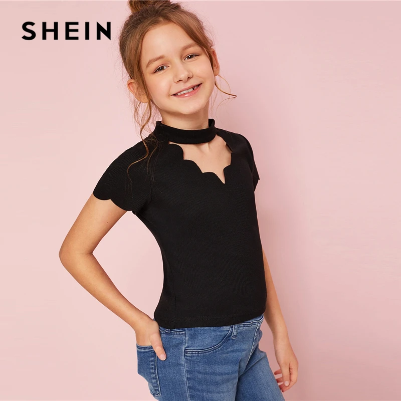SHEIN/детская футболка для маленьких девочек с волнистым воротником-чокером; Милая футболка в рубчик; детский топ; коллекция года; Летние повседневные футболки с короткими рукавами и вырезами