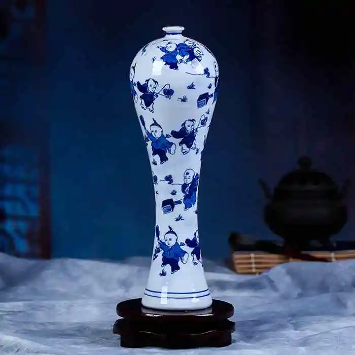 Синие и белые антикварные фарфоровые вазы с драконом