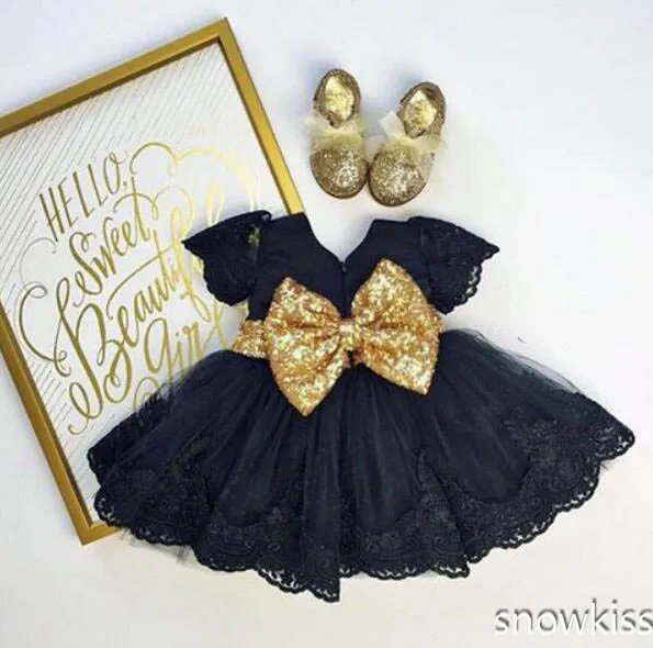 Черное Летнее мини-платье для маленьких девочек, нарядные платья с кружевной аппликацией и бантом с золотыми блестками для малышей, милая одежда