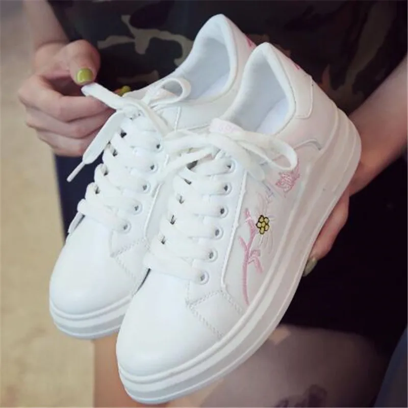 

WIGQCY 2019new spring and summer autumn flat shoes students wild sports shoes fashion wedge embroidery casual women's shoes Y88