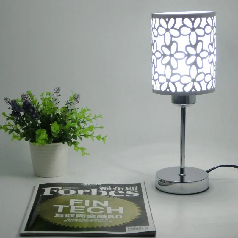 Современная модная настольная лампа прикроватная лампа, лампа для спальни, и дать светодиодный лампочка в подарок