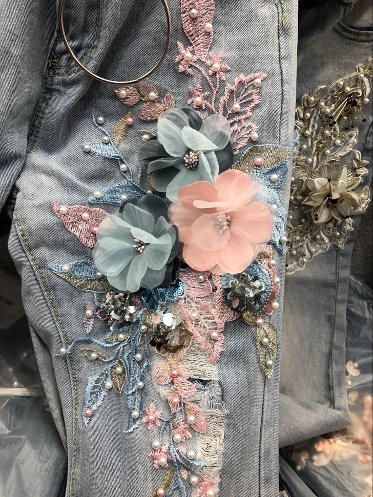 Jeans Spring Autumn Loose Fashion Three Dimensional Embroidery Flower Holes Jeans Ladies Harem Pants Casual Denim Trousers