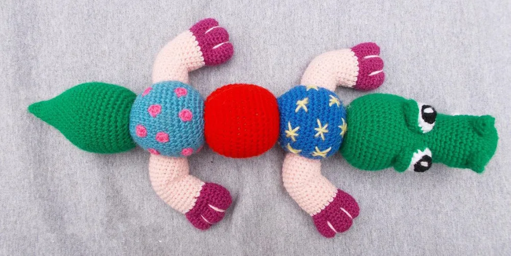Вязаные игрушки amigurumi погремушка цвет модель крокодила номер w454