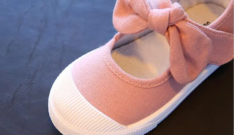 Sapatos de Salto Bekamille Primavera Outono Crianças Lona Sapatos Casuais Adorável Arco Plano Meninas Princesa Cor Sólida Tênis 10 High Quality Mamãe e Bebê