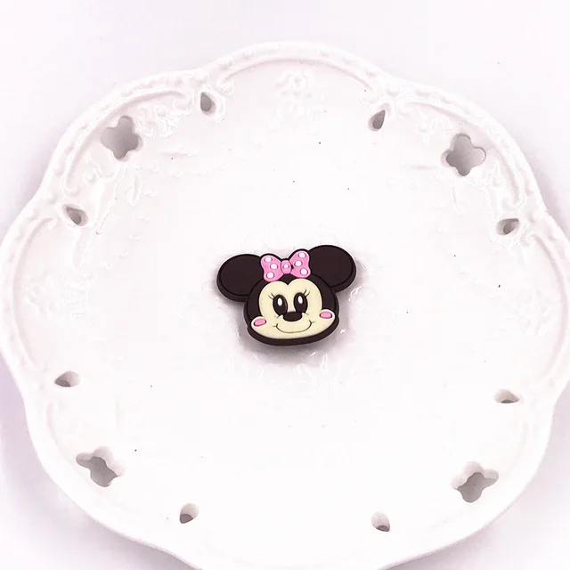 1PCS-Cute-Bear-Dog-Mickey-Minnie-Badges-Pin-Kawaii-Cartoon-Icon-Badges-Buttons-Pins-Badges-Bags.jpg_640x640 (3)