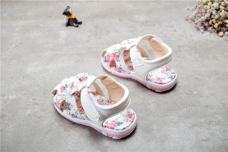 DIMI/ г.; летние сандалии для девочек; удобная мягкая обувь принцессы из искусственной кожи с бантом для маленьких девочек; милые детские сандалии с цветочным узором для девочек