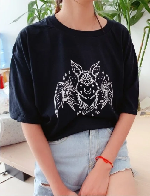 

kuakuayu HJN Gothic Grunge T-shirt Funny Witchcraft Bat Printed Top Halloween Pumpkin Bat Women Fashion Goth Vampire T-shirt