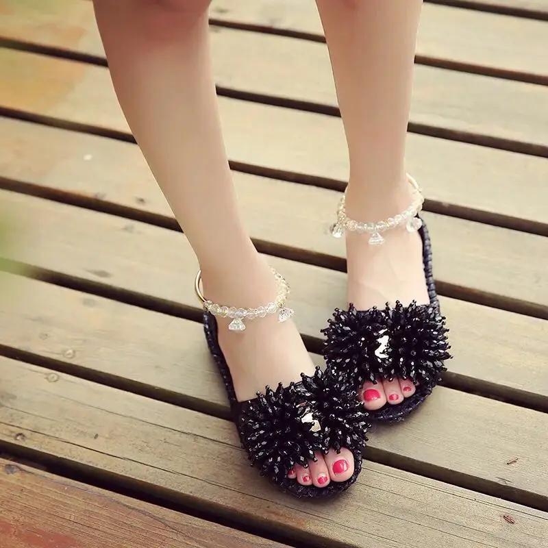 

2019 beaded word flat sandals female crystal flower ladies sandals summer wild Roman fashion crystal diamond shoes