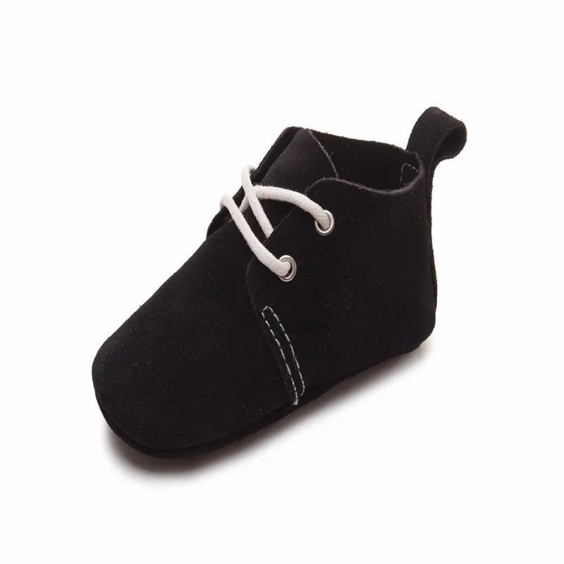 Модная обувь из натуральной кожи новорожденных Для маленьких мальчиков девочек Мокасины Prewalkers спортивные кроссовки на шнуровке мягкой