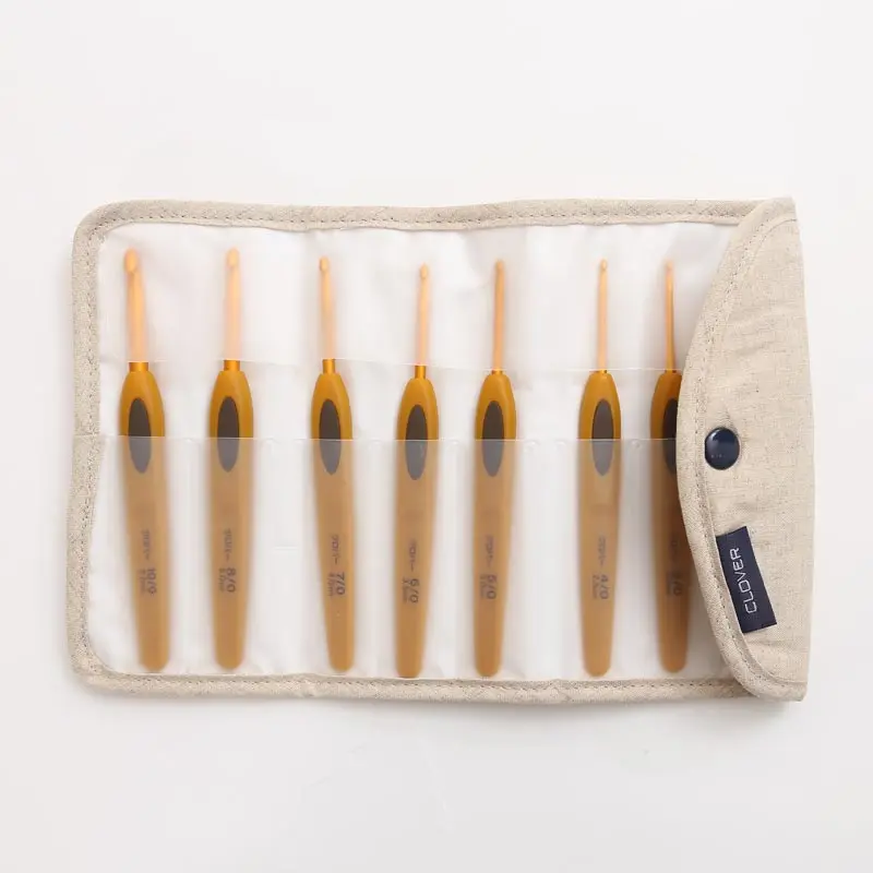 

cloverseries 43-606 8pcs/set Soft Touch Crochet Hook Gift Set Knitting Needles