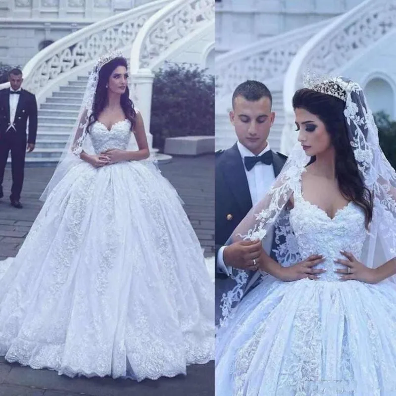 

Dubai Bridal Dress White 2019 vestido de noiva princesa Appliques Bridal Gowns Lace Up Custom Sleeveless Wedding Gown Pleats