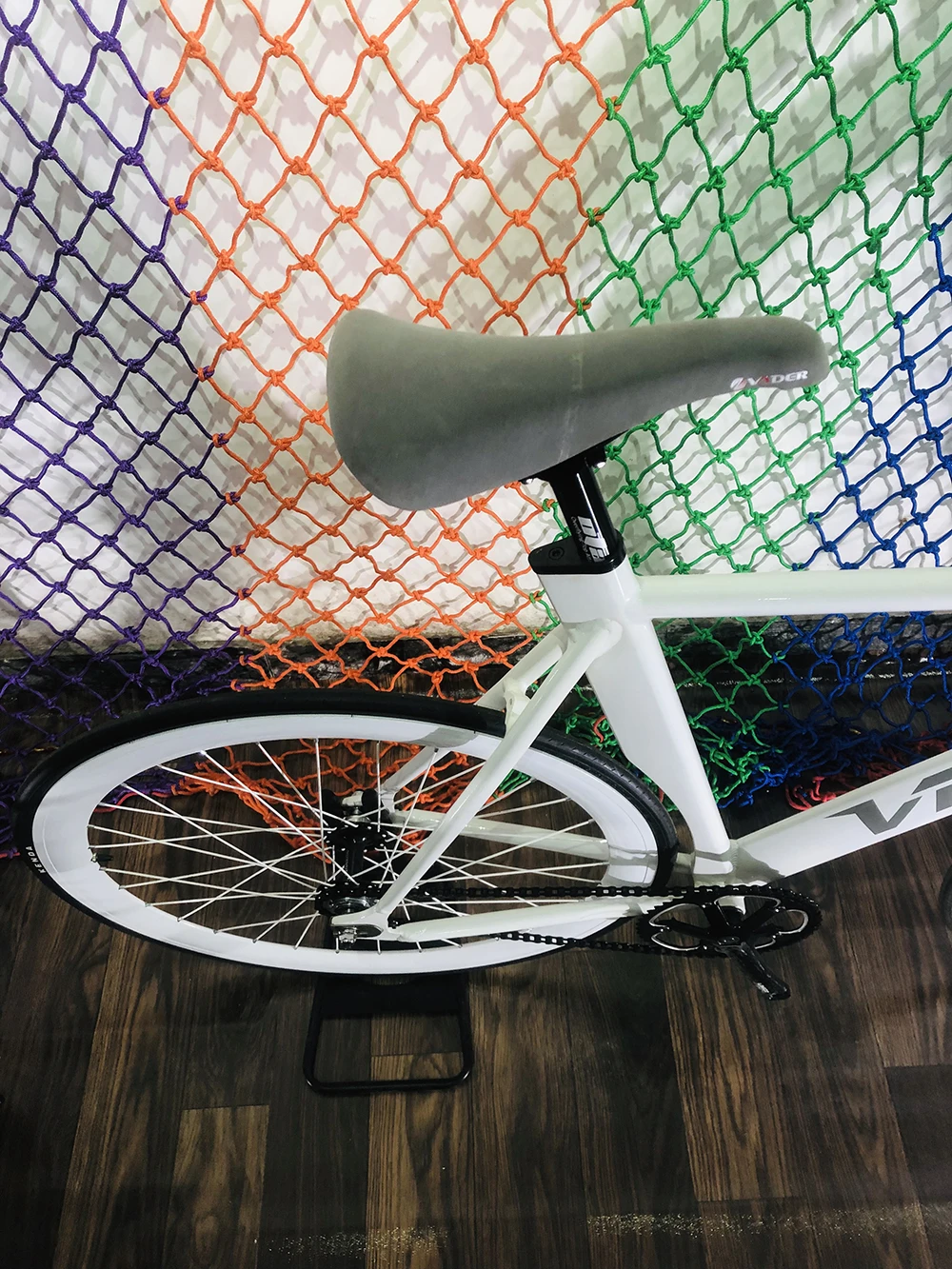 Best Fixie Bike 58cm frame single speed bike  Welding frame white color Aluminum alloy Customize Track Bicycle 700C wheel 4