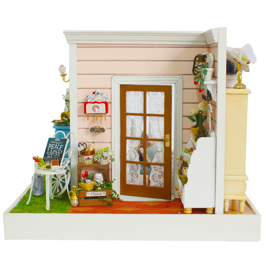 

Interesting Dollhouse Sandy Happy Hour 3D Assembly DIY Household Creative House Kit without Cover Christmas Gifts