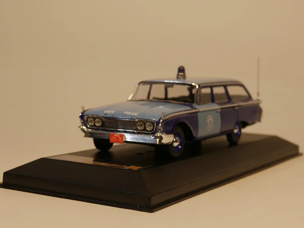 Премиум X 1:43 FORD RANCH WAGON 196" Полиция штата Массачусетс" литая модель автомобиля