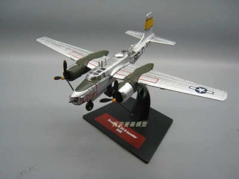 

IXO 1/144 Scale Military Model Toys World War II U.S ARMY B-26B Martin Bomber Diecast Metal Plane Model Toy For Collection/Gift