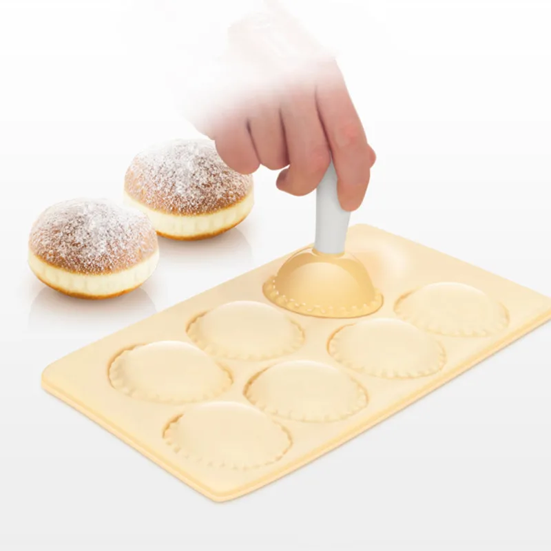 

Plastic Round Pie Crust Shields with Handle Doughnut Maker Dessert Shape Maker Bakeware Tools kitchen Pie Mold