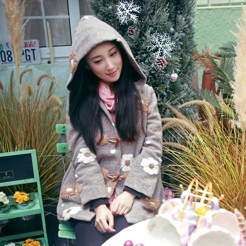

LYNETTE'S CHINOISERIE Autumn Winter Original Design Women Cute Hooded Woolen Coat