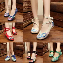 Neueste Stil Alte Peking Damenschuhe Chinesische Flachen Ferse Mit Blume Stickerei Komfortable Weichen Leinwand Schuhe Plus Größe 41