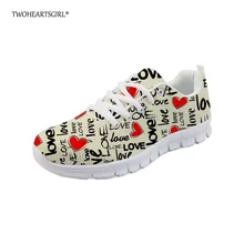 Twoheartsgirl/Классическая Повседневная обувь на плоской подошве со шнуровкой; женские кроссовки с буквенным принтом; дышащая удобная сетчатая обувь с сердечками; женская обувь