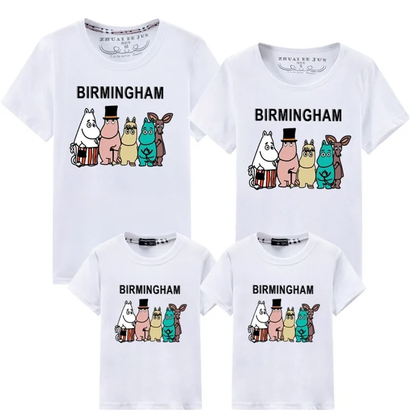Moomin/модные Семейные комплекты; семейные летние платья; футболки; одежда для папы, мамы и меня; платья для малышей - Цвет: Белый