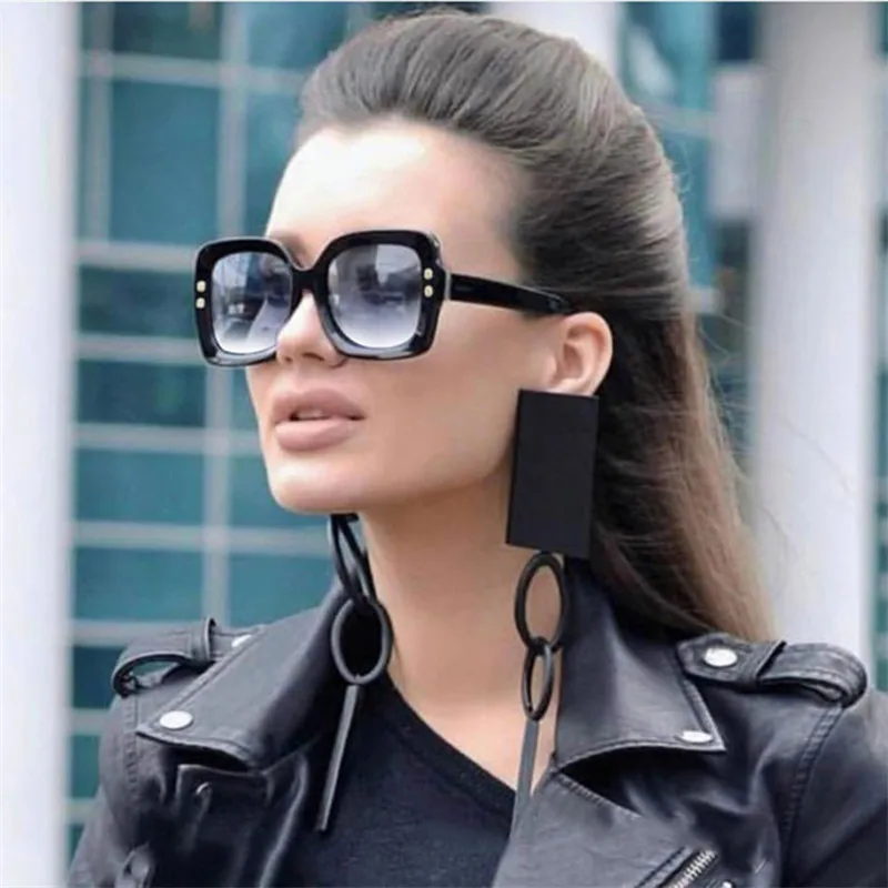 

CURTAIN Vintage Retro Square Sunglasses Women Brand Designer Female Fashion Frame Rectangular Sun Glasses Ladies UV400 Shades