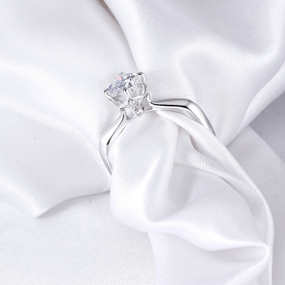 MOISSANITE ENGAGEMENT RING (5)