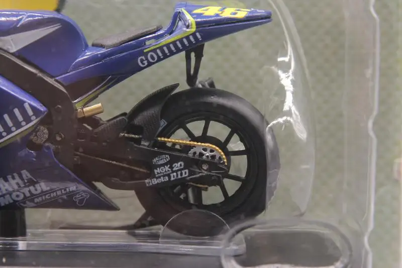 Leo 1:18 Yamaha YZR-M1 2005 мотоцикл Rossi сплав модель автомобиля литье под давлением металлические игрушки подарок на день рождения для детей мальчиков