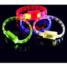 30 единиц/лот Лидер продаж плюш-цвет электронный свет-вверх запястье мигающий пластиковый светодиод вечерние ночь Rave игрушечный браслет
