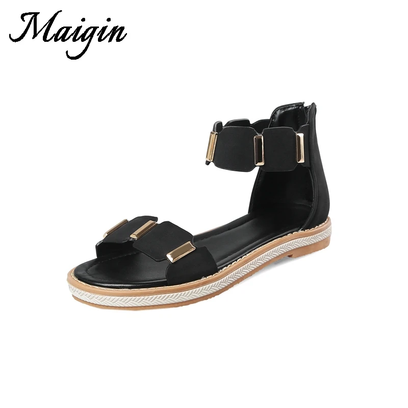 Maigin 2018 Summer Gladiator Sandals Women Open Toe Flat Shoes Women Metal Decoration Ladies Casual Shoes Cover Heel Footwear
