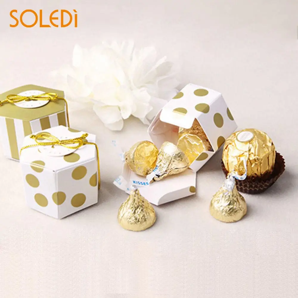 

Gold White Sweet Candy Box Party Festival Craft Portable Cute Packaging Wedding Gift Food Container Chocolate Boxes Favour Bags