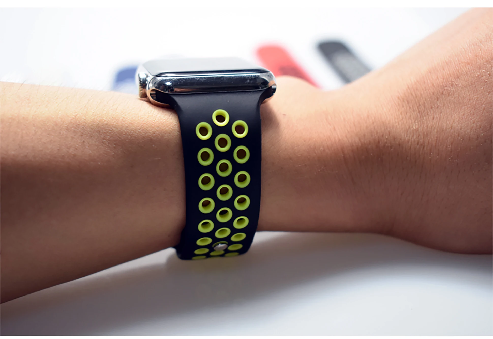 Strap For Apple Watch band 4 44mm 40mm iwatch band 3 42mm 38mm pulseira correa Sport silicone bracelet watch Accessories Strap For Apple Watch band 4 44mm 40mm iwatch band 3 42mm 38mm pulseira correa Sport silicone bracelet watch Accessories