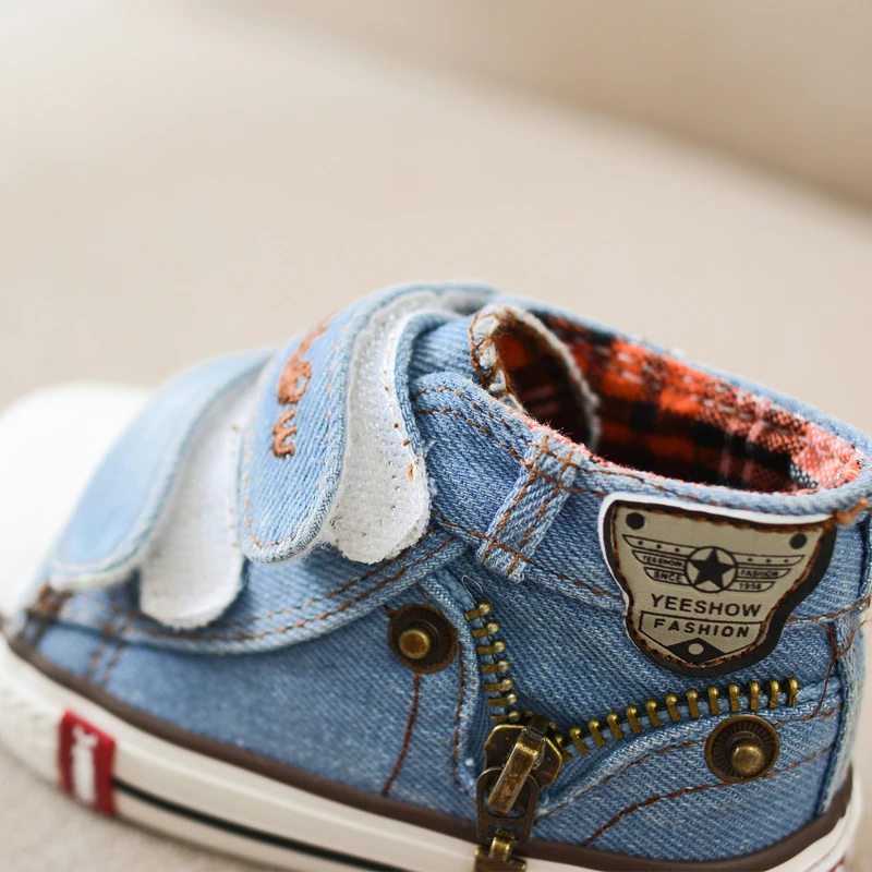 Парусиновые Детские обувь для малышей обувь для мальчиков, Сникеры обувь для девочек джинсы деним плоские сапоги с декоративной молнией дизайн