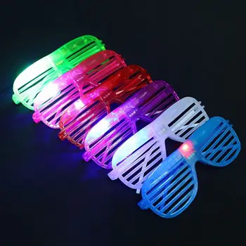 شراء15.4*5.6 سنتيمتر مصاريع الموضة شكل LED نظارات وامض تضيء الاطفال اللعب عيد الميلاد لوازم الحفلات الديكور متوهجة نظارات
