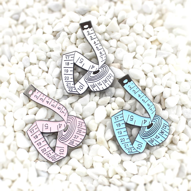 

Measuring Tape Enamel Pin Three colors cute Sewing tools Cartoon tape measure brooch Fashion designer child accessories