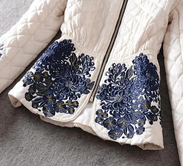 Goede HOGE KWALITEIT Nieuwe 2016 Mode Winter Jas vrouwen Lange Mouw Prachtige Borduurwerk Rits Donsjack Parka Maat M 3XL