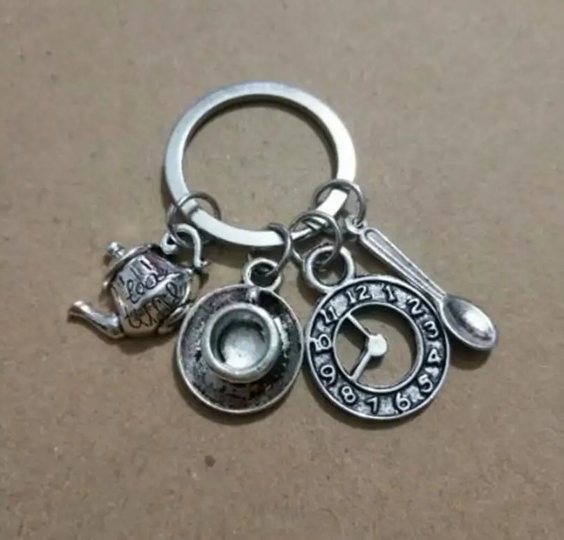 

1 pcs High Quality Fashion Jewelry Alice in Wonderland Keychain, Coffee Cup Watch Teapot Spoon Key Chain, Clock Keychain