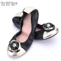 แฟชั่นผู้หญิงรองเท้า Comfort รอบ Toe ของแท้หนัง Ballerina แบนพับได้รองเท้าออกแบบดอกไม้สาว Loafers Plus ขนาด