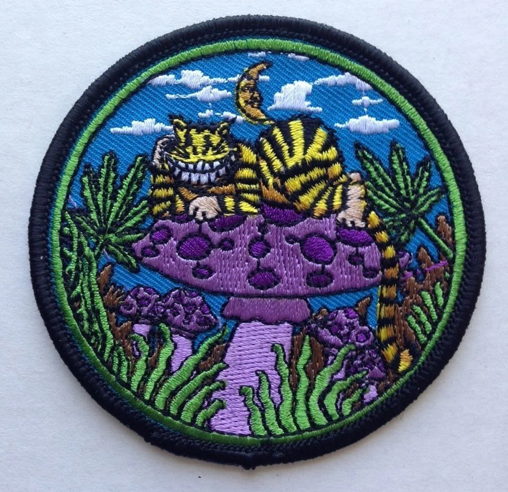 Customized design embroidery patchappliquekeychainlabelbadgetag