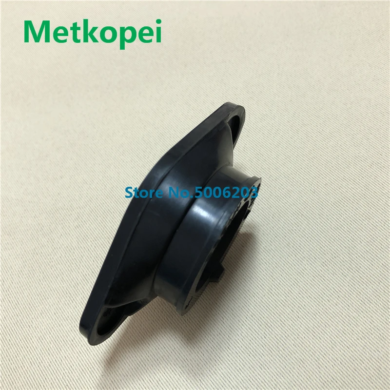 QM200GY carburetor joint (2)