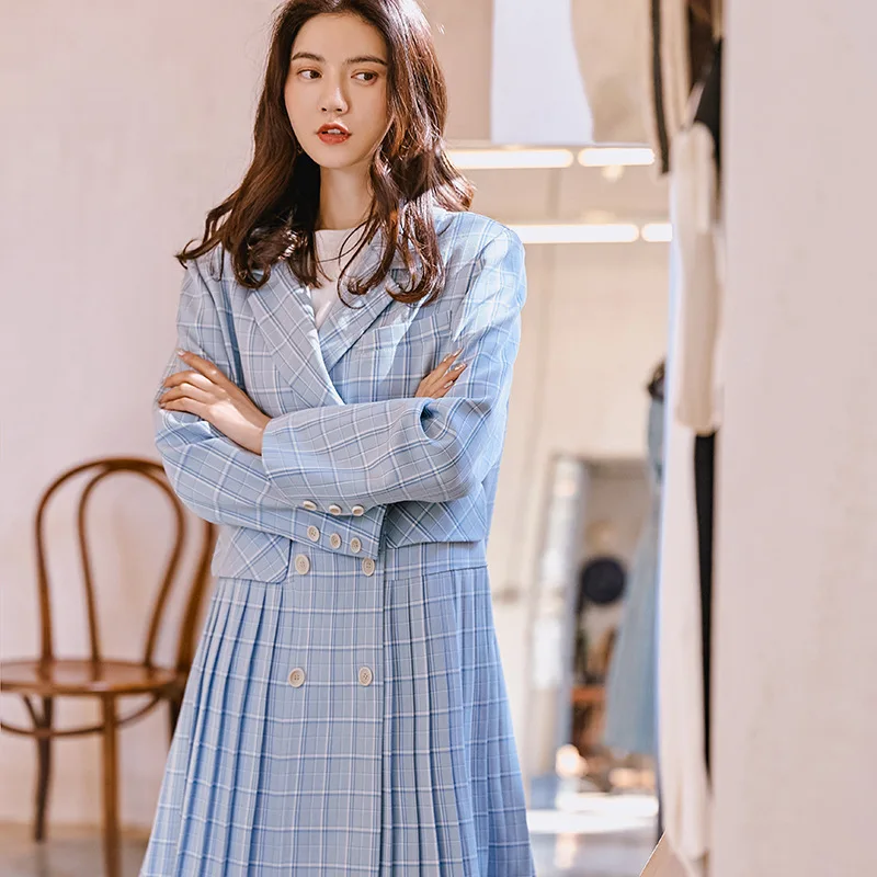 

LANMREM 2019 New Fashion Blue Striped Patchwork Pleated Hemline Long Type Windbreaker For Women Overcoat Female Vestido YG61005