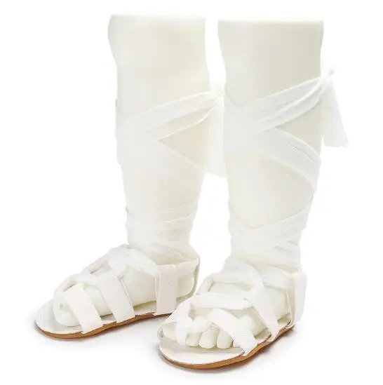 Детская обувь лето новорожденных для маленьких девочек кожаный бондаж сандалии маленьких коляски Мягкая на плоской подошв