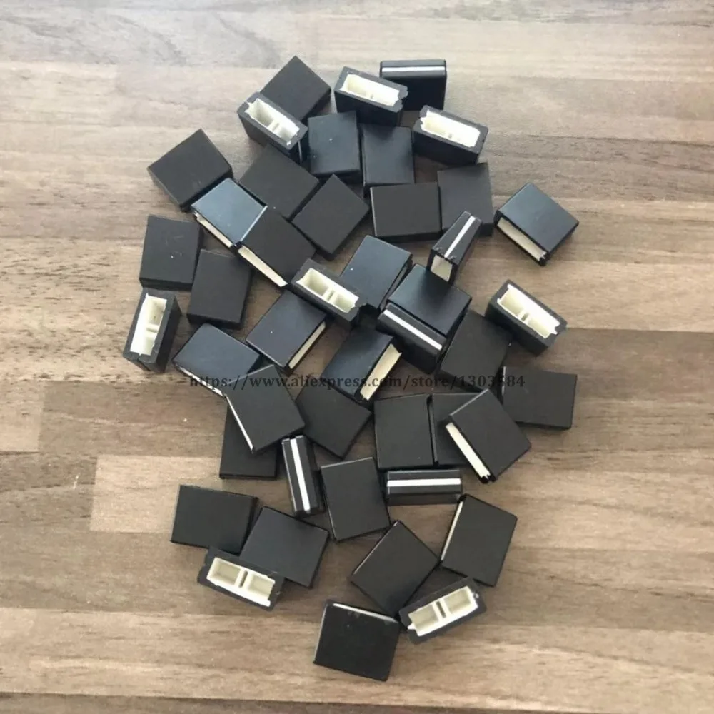50pcs DAC2355 FADER KNOB For Pioneer DJM300 DJM500 DJM600 DJM3000 DJM800 DJM700 DAC2371 Replace DAC1846 |