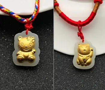 

Gold and Tian Yujin inlaid jade lucky cat hanging ornaments lucky treasure pendantJ06#