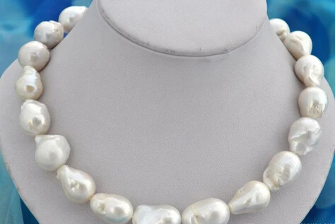 

Jewelr 005631 baroque white Reborn Keshi pearl necklace